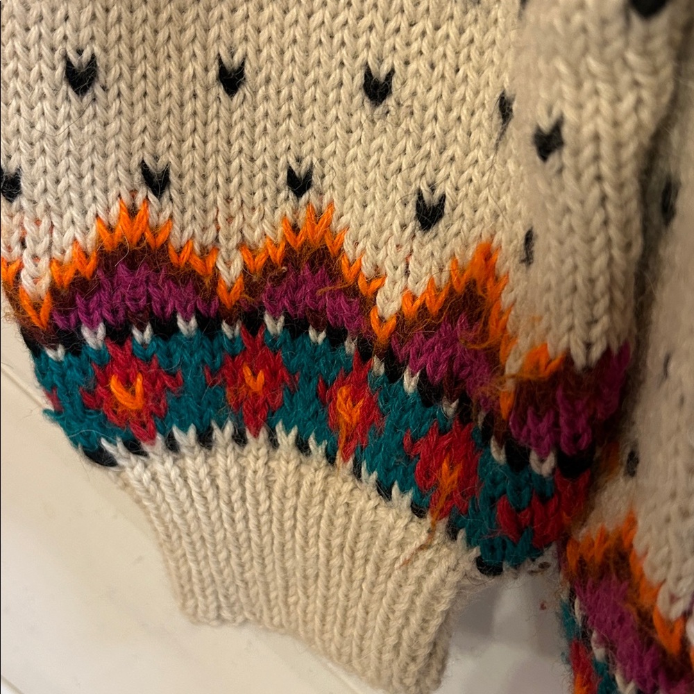 Handmade Floral Nordic Patterned Knit Sweater - Picture 8 of 9